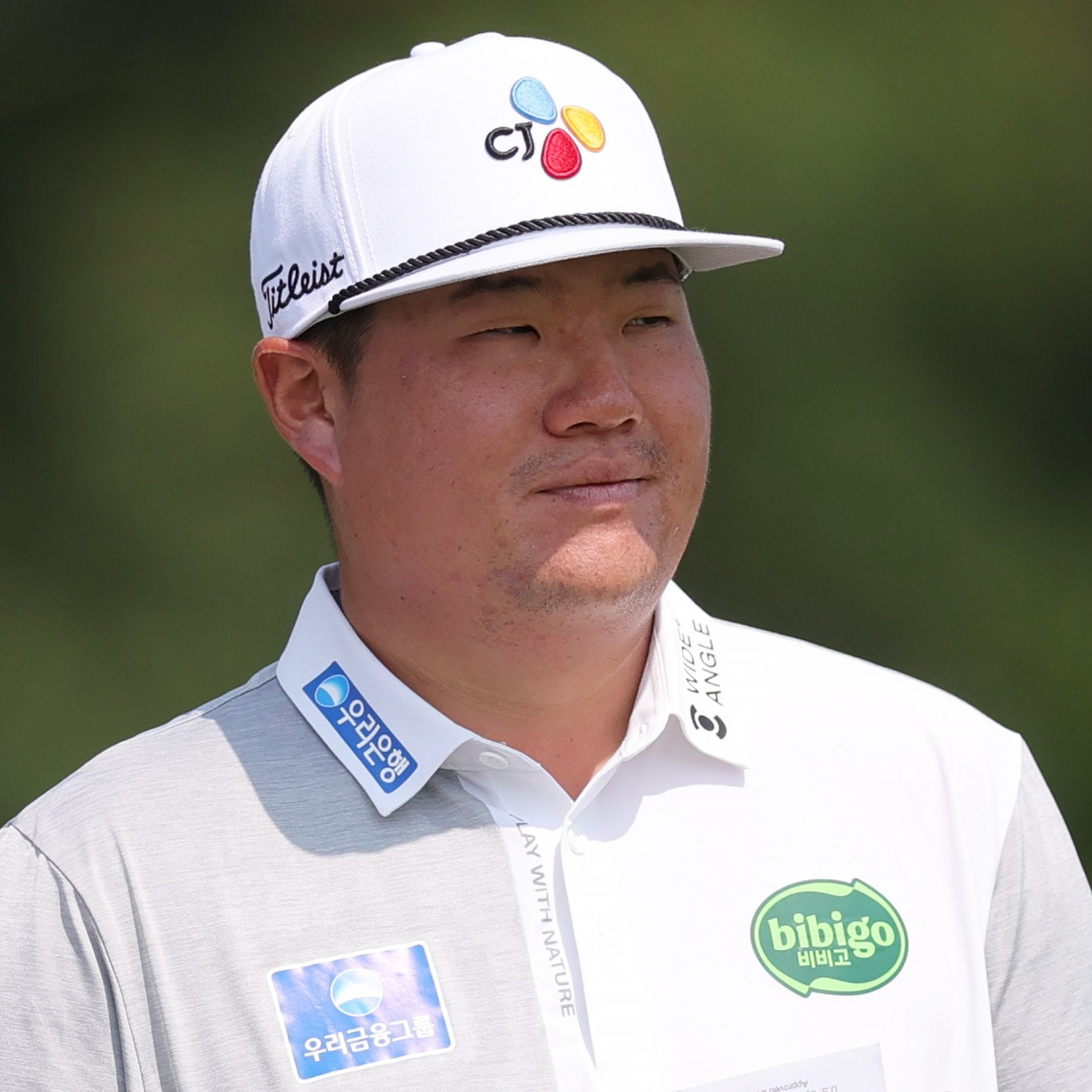 Sungjae Im Holds Narrow Lead - Plus: Masters Vault, Titleist Deal, and More.